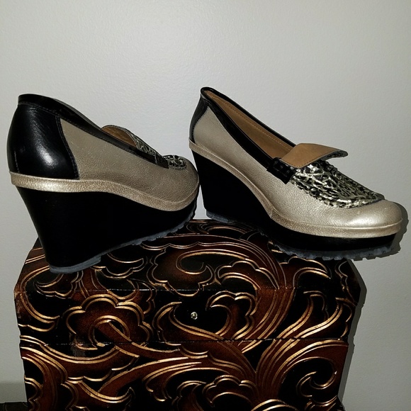 Barely worn. Platform  shoes - Picture 2 of 3